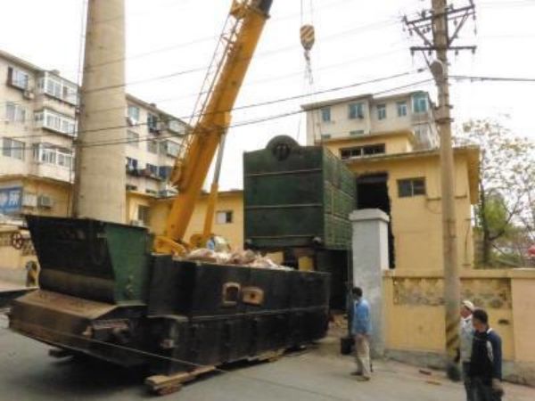 永春县吊车租赁_道路拖车救援人员需要注意哪些事项